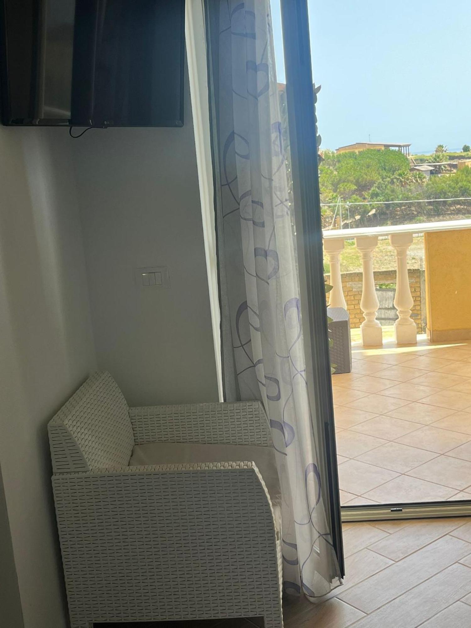 레알몬테 Al Faro B&B 외부 사진