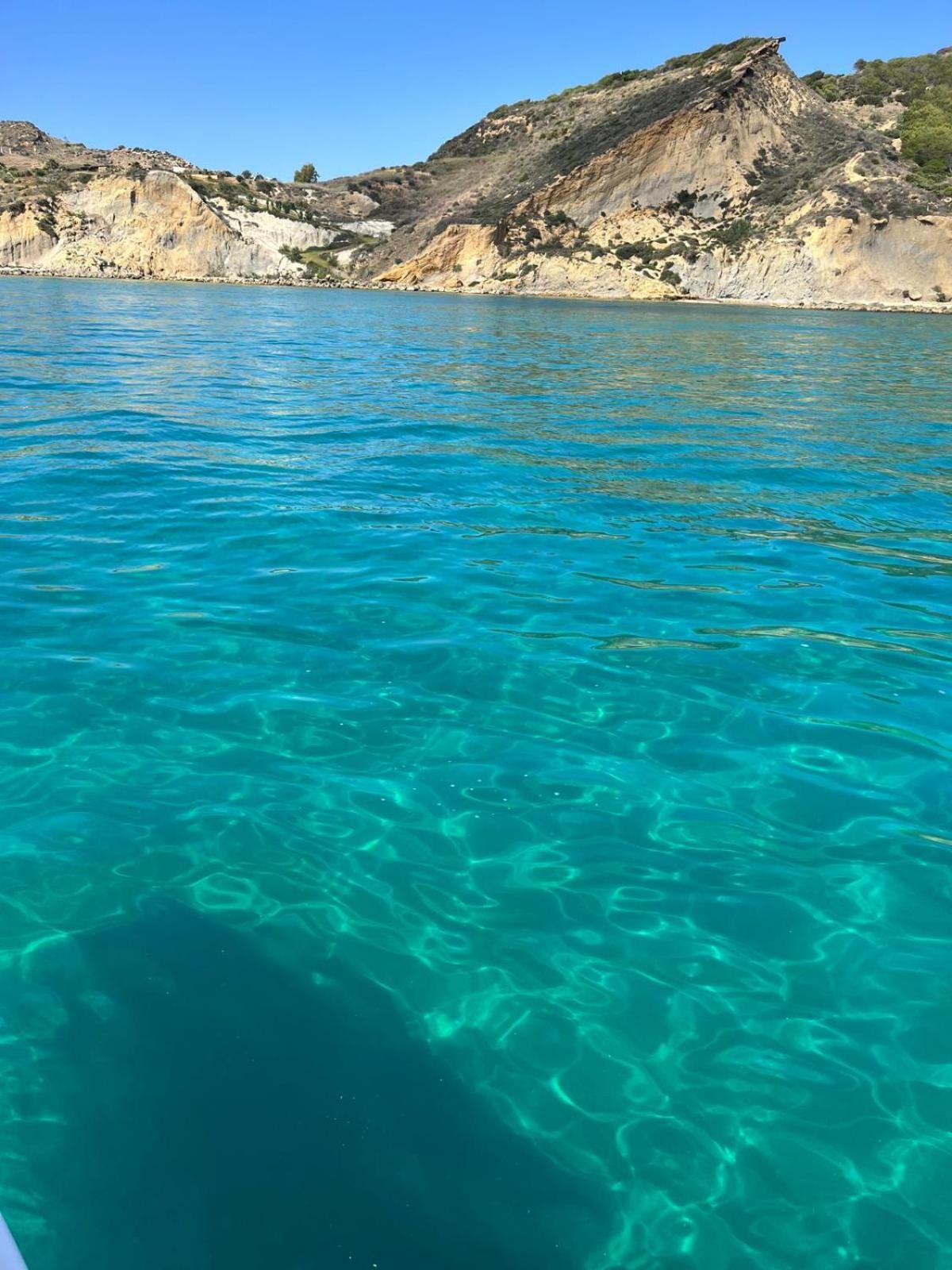 레알몬테 Al Faro B&B 외부 사진