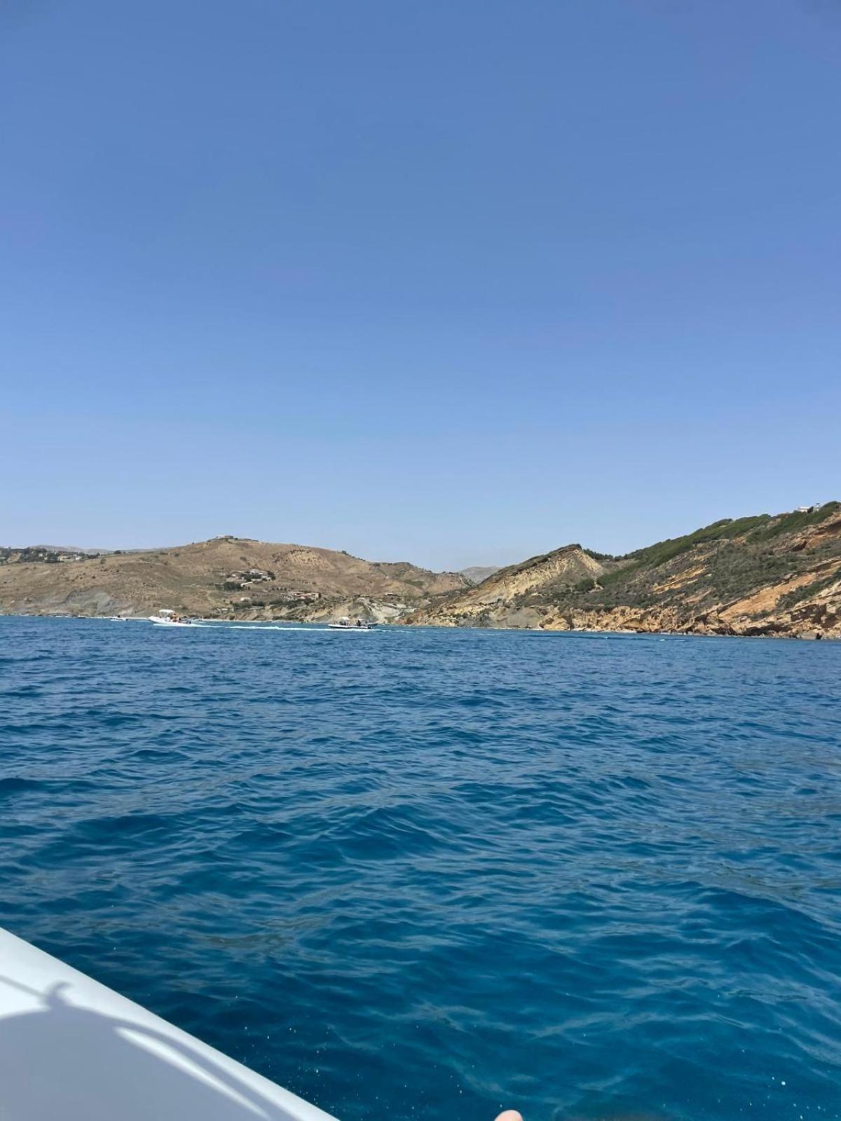 레알몬테 Al Faro B&B 외부 사진